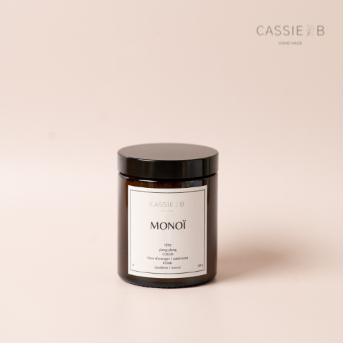La bougie parfumée MONOÏ