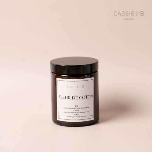 La bougie parfumée FLEUR DE COTON
